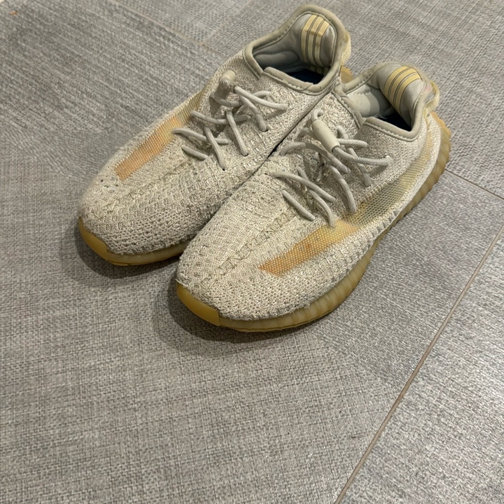 Kids Yeezy Boost 350 V2 Sneakers - Beige